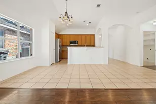 536 Cross Ridge Cir N, Fort Worth, TX 76120 - Photo 10