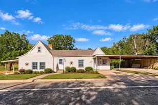 400 S 3rd St, Grandview, TX 76050 - Photo 1