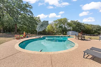 312 Trailwood Drive, Joshua, TX 76058 - Photo 2