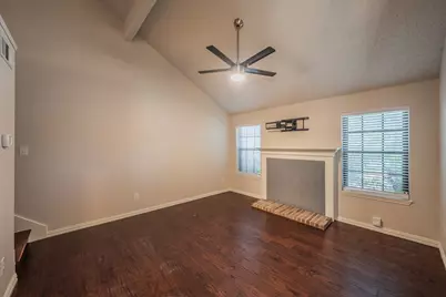 6402 Valleybrooke Court, Arlington, TX 76001 - Photo 8
