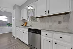 7357 Channelview Dr, Fort Worth, TX 76133 - Photo 8