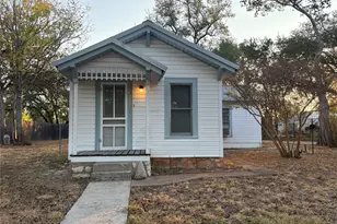 407 Paluxy St, Glen Rose, TX 76043 - Photo 2