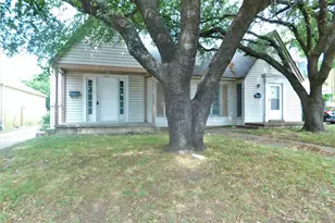 1609 N Locust St, Denton, TX 76201 - Photo 2