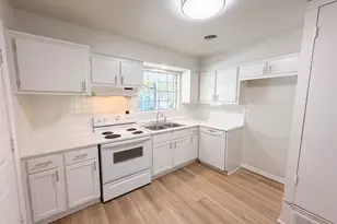 1229 King Dr, Bedford, TX 76022 - Photo 2