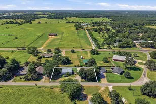 538 W Hughes St, Collinsville, TX 76233 - Photo 4