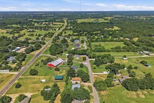 538 W Hughes St, Collinsville, TX 76233 - Photo 1