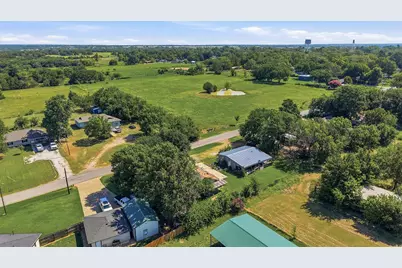 538 W Hughes Street, Collinsville, TX 76233 - Photo 16