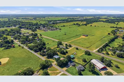 538 W Hughes Street, Collinsville, TX 76233 - Photo 6