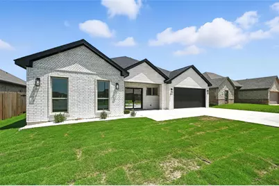 2414 Lauren Street, Mabank, TX 75147 - Photo 2