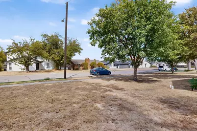 3830 Twin Falls Street, Irving, TX 75062 - Photo 6