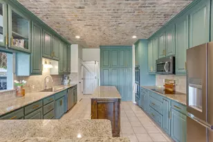 703 Country Club Dr, Joshua, TX 76058 - Photo 4