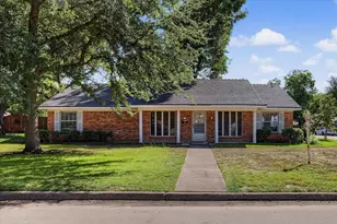 3845 Delmas Dr, Benbrook, TX 76116 - Photo 2