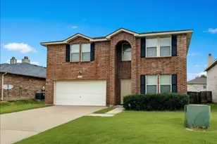 8431 Redheart St, Arlington, TX 76002 - Photo 2