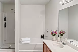 8431 Redheart St, Arlington, TX 76002 - Photo 10