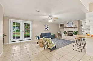 1111 Elmwood St, Gainesville, TX 76240 - Photo 4