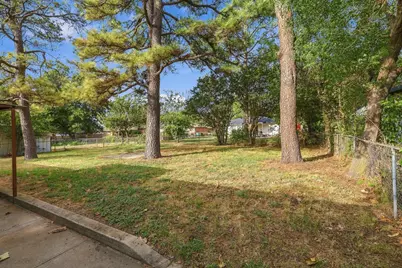 1111 Elmwood Street, Gainesville, TX 76240 - Photo 38