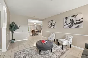 1111 Elmwood St, Gainesville, TX 76240 - Photo 2