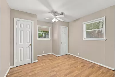 1111 Elmwood Street, Gainesville, TX 76240 - Photo 10
