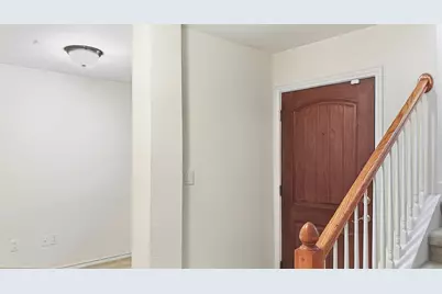 2006 Azure Pointe, Richardson, TX 75080 - Photo 2