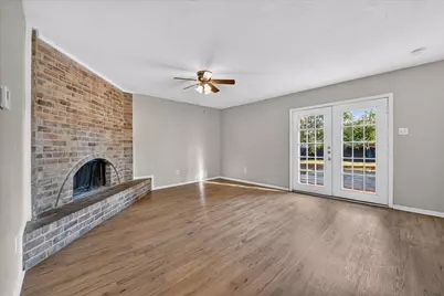 7012 Lincolnshire Lane, North Richland Hills, TX 76182 - Photo 2