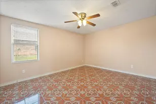 511 Travis Ranch Tr, Arlington, TX 76002 - Photo 12