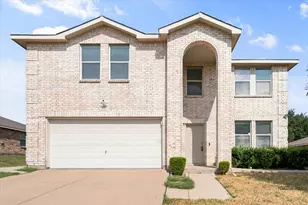 511 Travis Ranch Tr, Arlington, TX 76002 - Photo 2