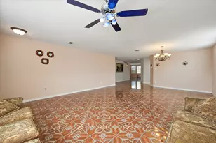511 Travis Ranch Tr, Arlington, TX 76002 - Photo 6