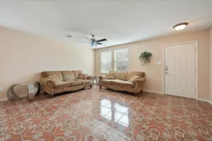 511 Travis Ranch Tr, Arlington, TX 76002 - Photo 8