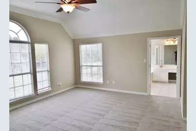 211 Moss Hill Road, Irving, TX 75063 - Photo 10