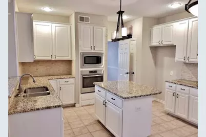 211 Moss Hill Road, Irving, TX 75063 - Photo 4