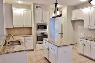 211 Moss Hill Rd, Irving, TX 75063 - Photo 4