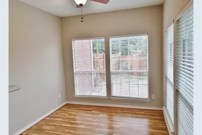 211 Moss Hill Road, Irving, TX 75063 - Photo 6