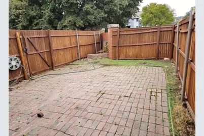 211 Moss Hill Road, Irving, TX 75063 - Photo 14