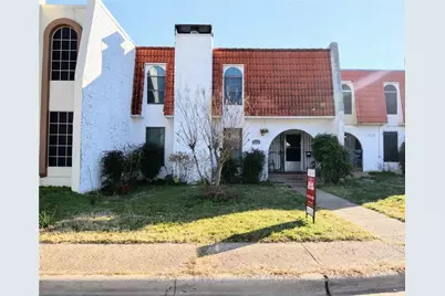 2235 Seville Court, Dalworthington Gardens, TX 76013 - Photo 2