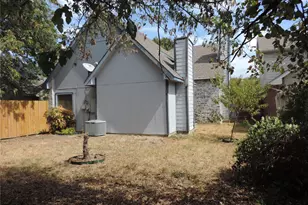 6825 W Driffield Ct, North Richland Hills, TX 76182 - Photo 4