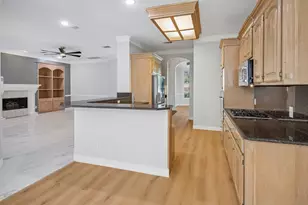 3848 W Pioneer Dr, Irving, TX 75061 - Photo 10