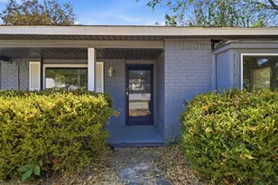 305 Miller St, Bowie, TX 76230 - Photo 6