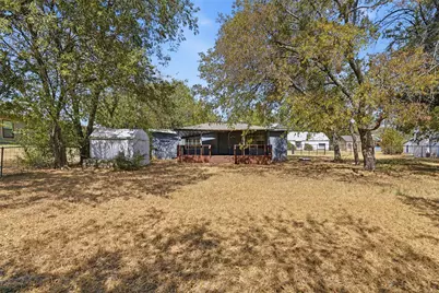 305 Miller Street, Bowie, TX 76230 - Photo 30