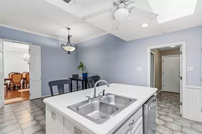 800 Crest Ridge Drive, Irving, TX 75061 - Photo 8