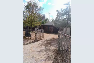 909 Live Oak Street, Lake Bridgeport, TX 76426 - Photo 14