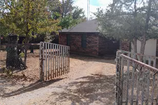 909 Live Oak St, Lake Bridgeport, TX 76426 - Photo 14