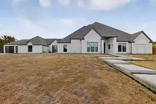 209 Carriage Hill Ln, Heath, TX 75032 - Photo 1