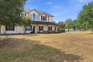 842 Cornstubble Ln, Weatherford, TX 76088 - Photo 2
