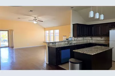 2013 Kingsbrook Trail, Fort Worth, TX 76120 - Photo 4
