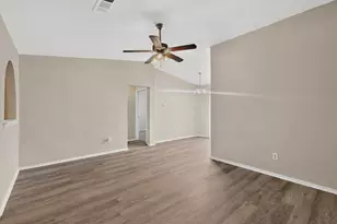 9839 Glengreen Dr, Dallas, TX 75217 - Photo 8