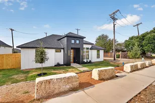 1664 W Wintergreen Rd, Lancaster, TX 75134 - Photo 4