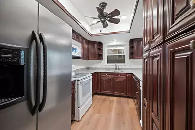 2706 Creek Wood Court, Carrollton, TX 75006 - Photo 10