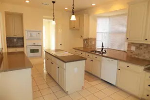 2641 Shadow Hill Ln, Plano, TX 75093 - Photo 2