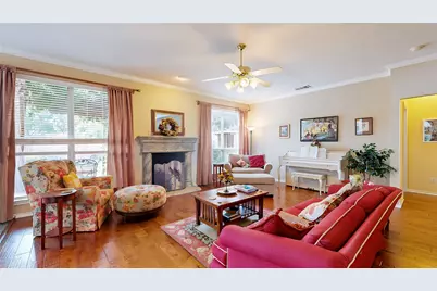 2316 Cherry Sage Drive, Arlington, TX 76001 - Photo 2