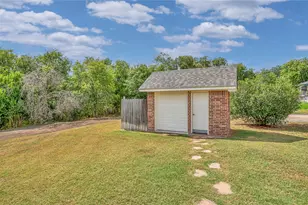 2610 Oak Ridge, Clifton, TX 76634 - Photo 32